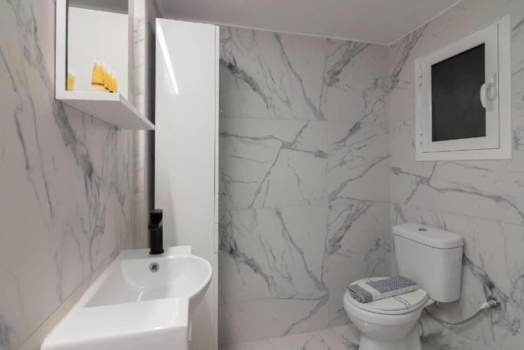 Fully Renovated 1 Bedroom Condo Atenas Exterior foto